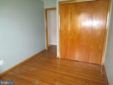 1130 E 8th St, Crum Lynne, PA 19022 - photo 4