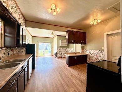 531 W Wallace St, Shawnee, OK 74801 - photo 7