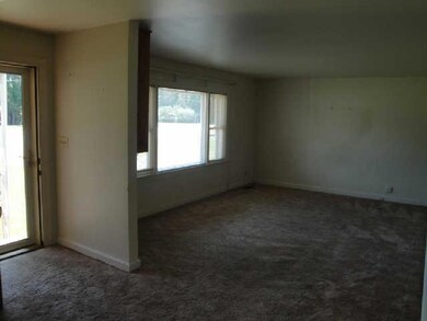 1304 Mcarthur St, Manchester, TN 37355 - photo 2