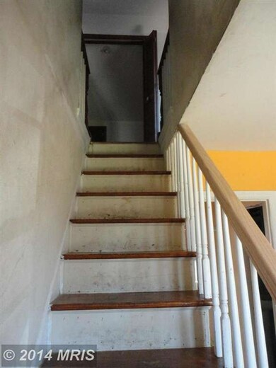 7713 Emerson Rd, Hyattsville, MD 20784 - photo 3