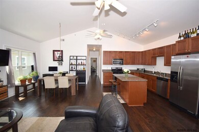 289 Jefferson St unit 24, Saratoga Springs, NY 12866 - photo 3