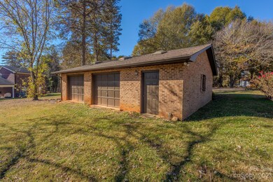 143 Chantilly Ln, Statesville, NC 28625 - photo 4