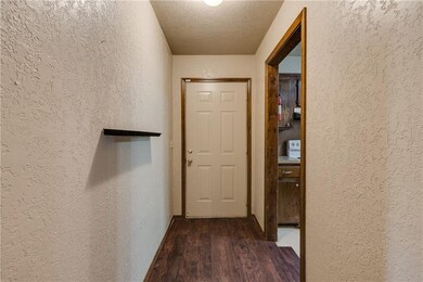 2304 E 10th St, Shawnee, OK 74801 - photo 4