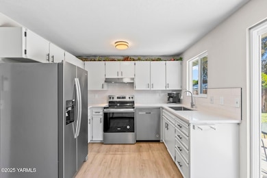 8_1805 S 66th Ave039