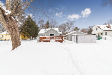 Big back yard also a dog kennel