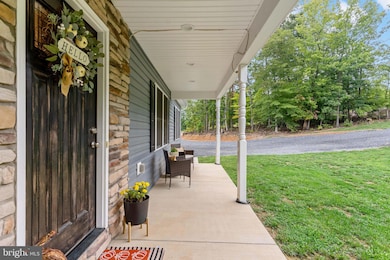 328 Warner Ln, Hedgesville, WV 25427 - photo 4