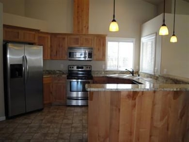 129 SE Yorktown Rd, Grants Pass, OR 97527 - photo 2