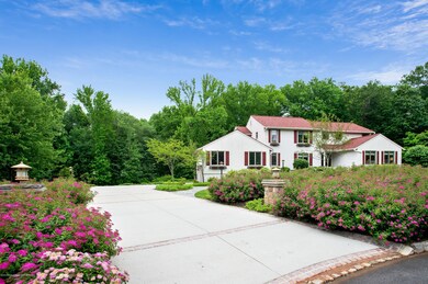 02_4WoodsEndWay_300_FrontView_HiRes