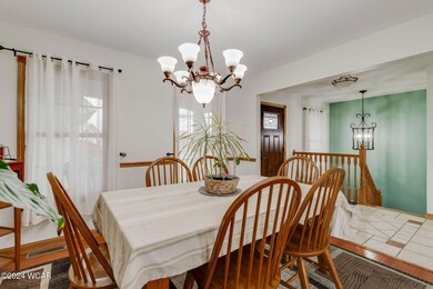 6-web-or-mls-2024 11 14 - 4215HickoryPl-
