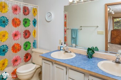 2610 W 72nd Ave Anchorage AK-large-003-1