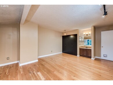 Bedroom, Primary