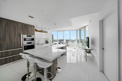 Paramount at Miami Worldcenter unit 2410, Miami, FL 33132 - photo 3