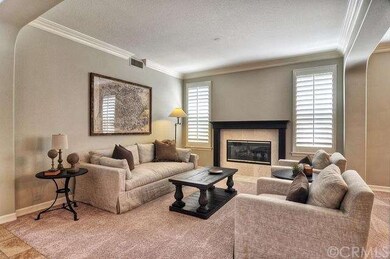 GORGEOUS new paint & carpet throughout, plantation