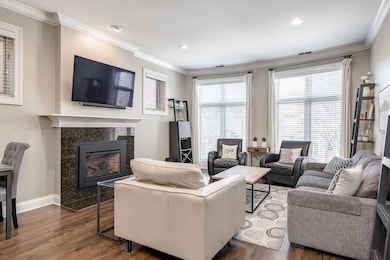 2715 N Southport Ave unit 2S, Chicago, IL 60614 - photo 2