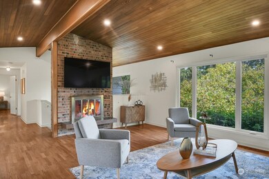 8202 Sierra Dr, Edmonds, WA 98026 - photo 5