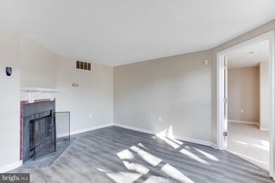 4376 Pembrook Village Dr unit 82, Alexandria, VA 22309 - photo 5