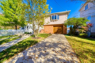 197 Currie Ave, Staten Island, NY 10306 - photo 2