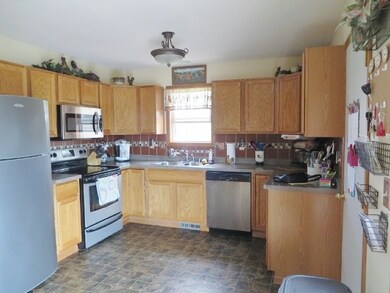 661 Windsor Ln, Evansville, WI 53536 - photo 6