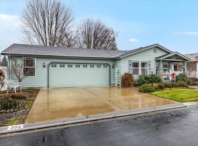 366 Marian Ave unit 39, Central Point, OR 97502 - photo 3