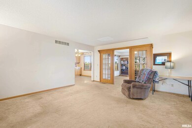 3824 W 46th St, Davenport, IA 52806 - photo 5