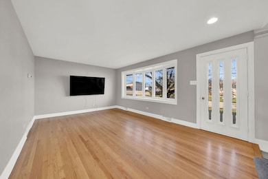 7435 W 74th St, Bridgeview, IL 60455 - photo 4