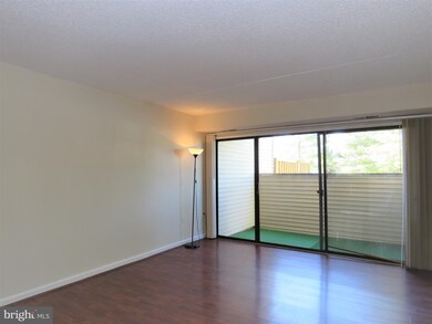 8718 Village Square Dr, Alexandria, VA 22309 - photo 4