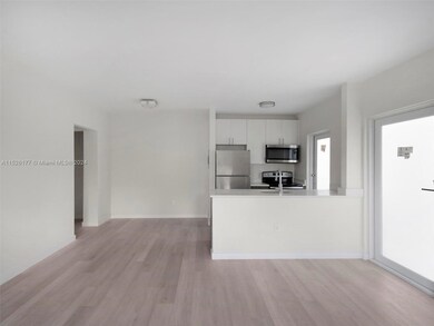 1525 Michigan Ave unit 5, Miami Beach, FL 33139 - photo 5