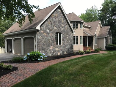 view of house from the driveway