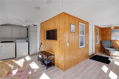 27 Wilcox St, Warwick, RI 02889 - photo 6