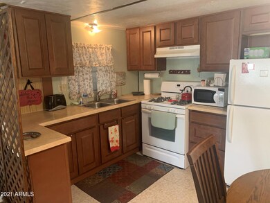 52 S 38th St Kitchen