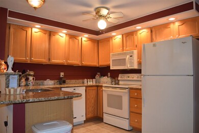 491 Mammoth Rd unit 32, Londonderry, NH 03053 - photo 4