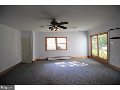 527 Trappe Ln, Langhorne, PA 19047 - photo 6