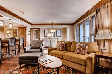 Park Hyatt Residences 2055 livingroom3