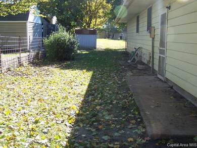 321 E Jackson St, Virginia, IL 62691 - photo 5