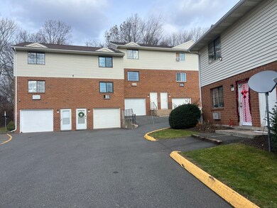 515 Scott Rd unit 43, Waterbury, CT 06705 - photo 3