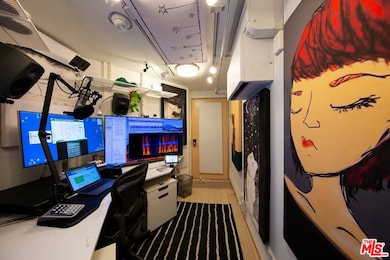 4447 Calhoun Ave, Sherman Oaks, CA 91423 - photo 3