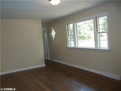 Living Room - Beautiful wood floors