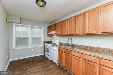 8521 Pioneer Dr, Severn, MD 21144 - photo 6