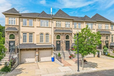 15_Dovetree_Ln_Staten_Island_NY_10314_US