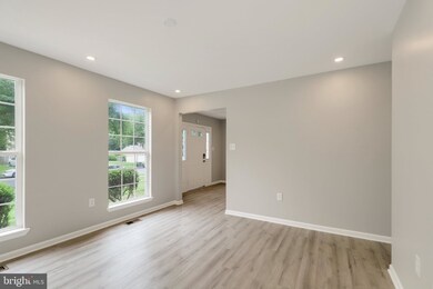 7727 Willow Hill Dr, Hyattsville, MD 20785 - photo 4