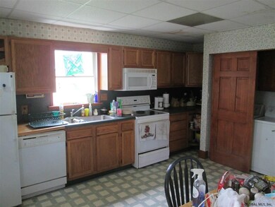 22 Genesee Ave, Rensselaer, NY 12144 - photo 3