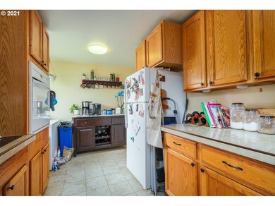 712 SW 29th St, Pendleton, OR 97801 - photo 3