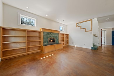 Great room w/built-ins