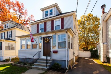02_House Front-2