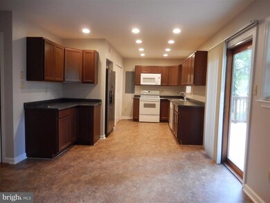 304 Confederate Dr, Locust Grove, VA 22508 - photo 6