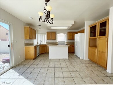 7522 Rustic Galleon St, Las Vegas, NV 89139 - photo 5