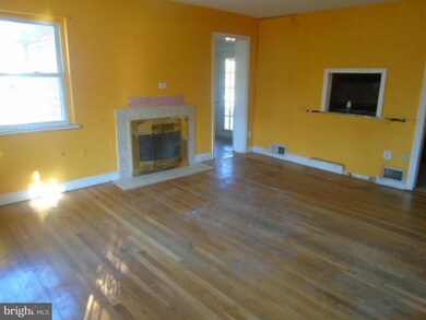 1302 Quebec St, Hyattsville, MD 20783 - photo 2