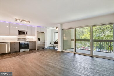 2212 Springwood Dr unit 105, Reston, VA 20191 - photo 4