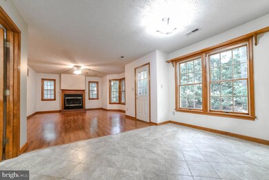 44591 Aspen Ln, California, MD 20619 - photo 3