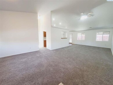 534 S Perry Ct, Kennewick, WA 99336 - photo 2